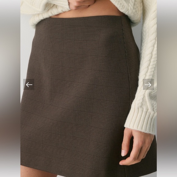 Aritzia classic mini skirt - Picture 3 of 5